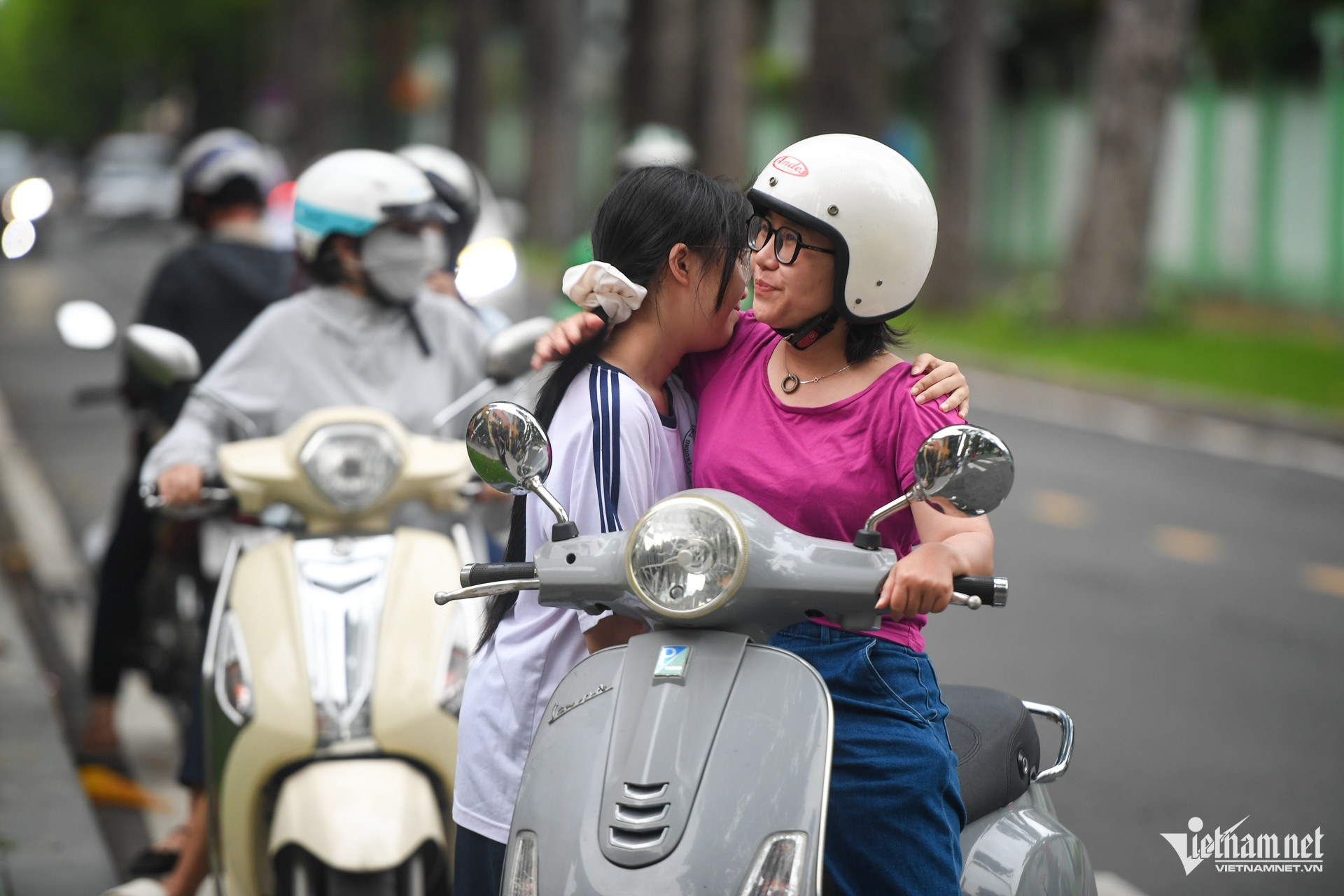 Một mình trong phòng thi, nam sinh TPHCM quyết tâm chinh phục kỳ thi lớp 10 - 4