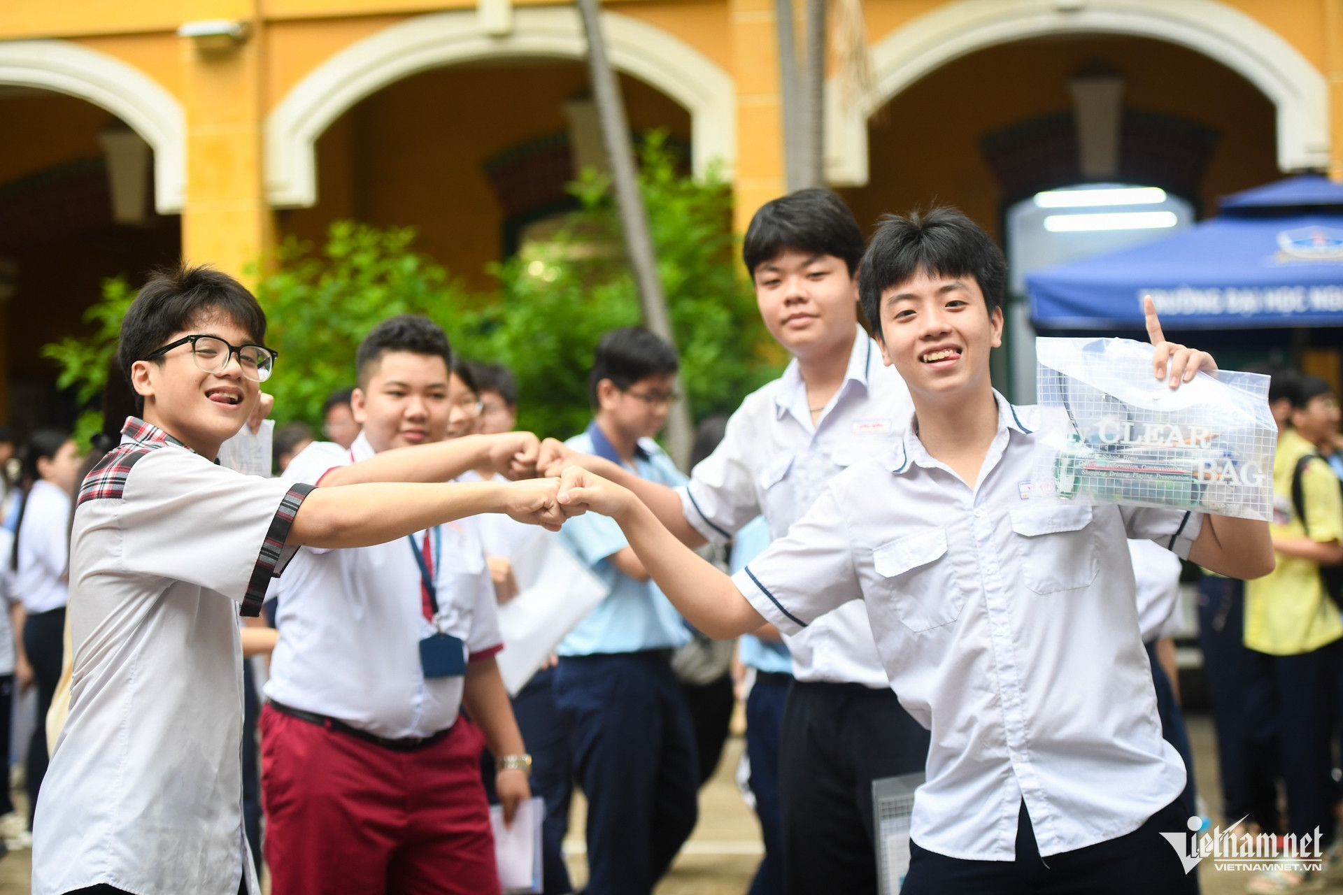 Một mình trong phòng thi, nam sinh TPHCM quyết tâm chinh phục kỳ thi lớp 10 - 11