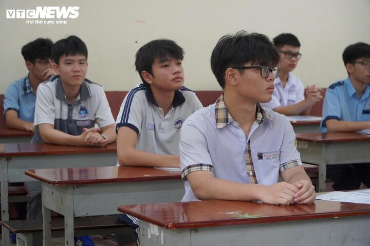 Trong tổng số hơn 150.000 thí sinh dự thi vào lớp 10 năm nay tại TP.HCM, có hơn 11.000 em đăng ký thi vào trường chuyên và gần 1.800 thi tích hợp. (Ảnh minh họa)