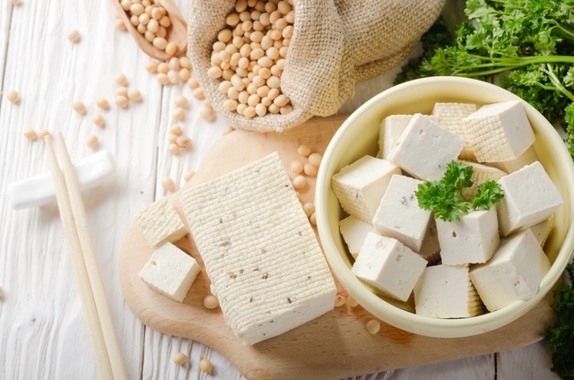 Đậu phụ cung cấp nguồn protein chất lượng cao cho người ăn chay.