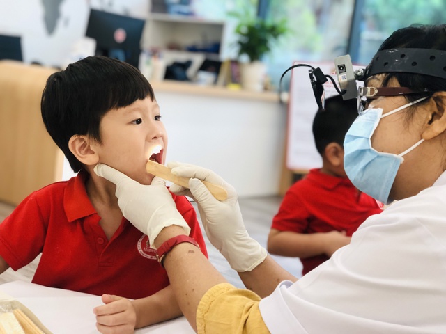 100% cơ sở giáo dục thực hiện theo dõi, đánh giá tình trạng dinh dưỡng của trẻ em, học sinh theo quy định.