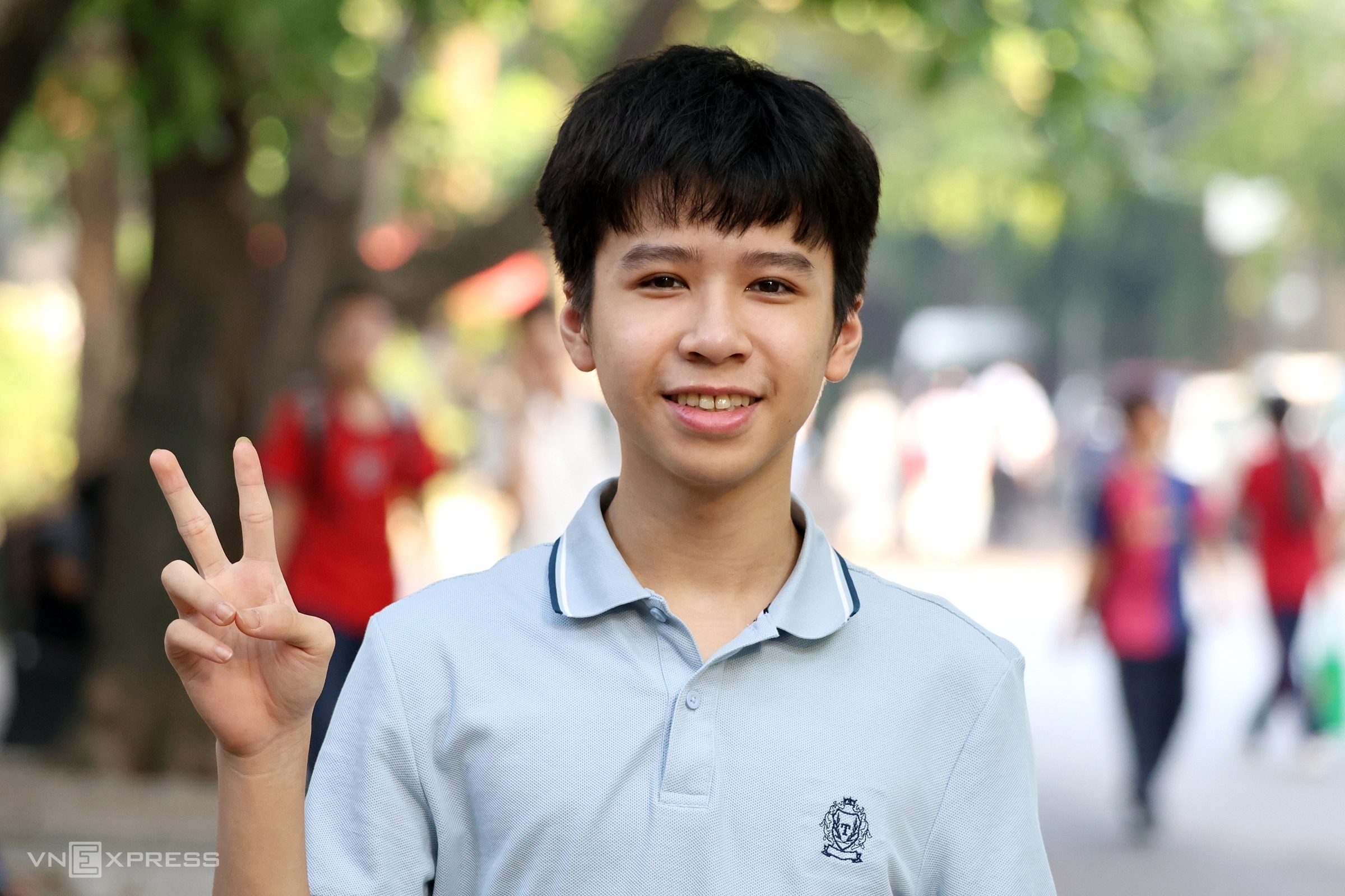Phan Vũ Tùng Lâm, ở khu vực Đền Lừ, quận Hoàng Mai cũ, dự thi vào trường THPT chuyên Sư phạm, sáng 4/6. Ảnh: Thanh Hằng