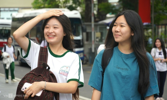 Thí sinh dự thi đánh giá năng lực tại trường Đại học Công nghệ Kỹ thuật TP HCM, ngày 24/5. Ảnh: Lệ Nguyễn