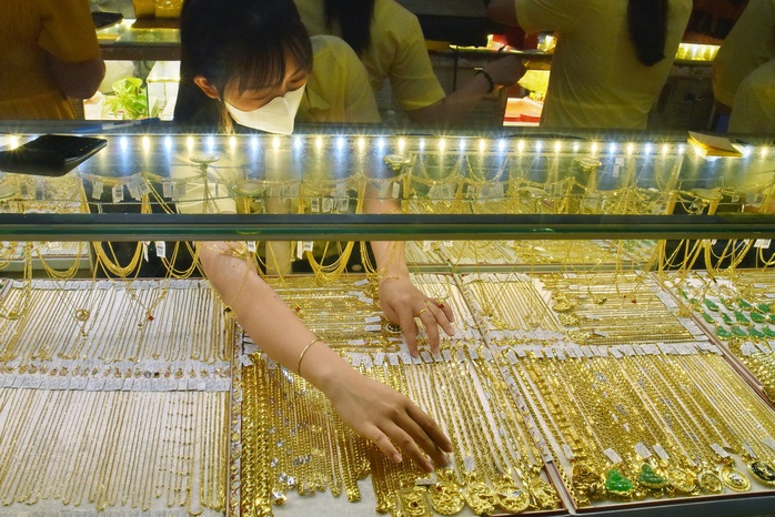 Giá vàng trong nước rớt thảm