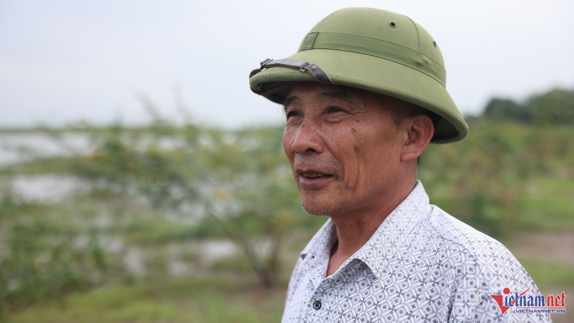 Ông Lê Văn Sự chia sẻ về kinh nghiệm sông nước.