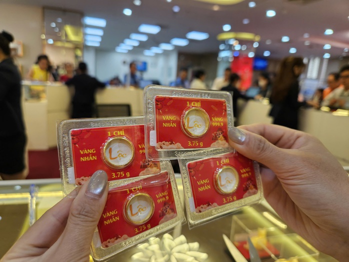Giá vàng hôm nay rớt mạnh