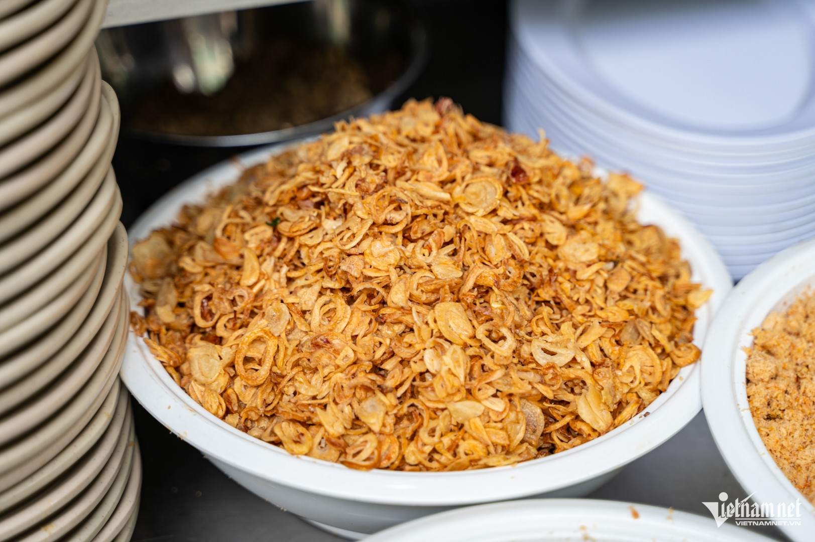 Quán bánh cuốn 53 năm, amp;#34;khách Tây đông hơn khách taamp;#34; được Michelin khen ngợi - 10