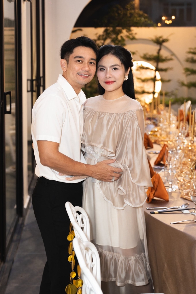 Vân Trang và ông xã Hữu Quân.