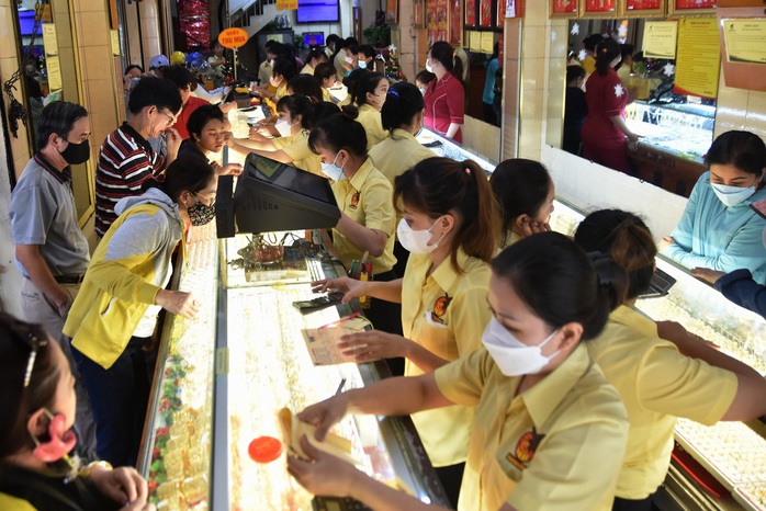 Giá vàng hôm nay giảm mạnh