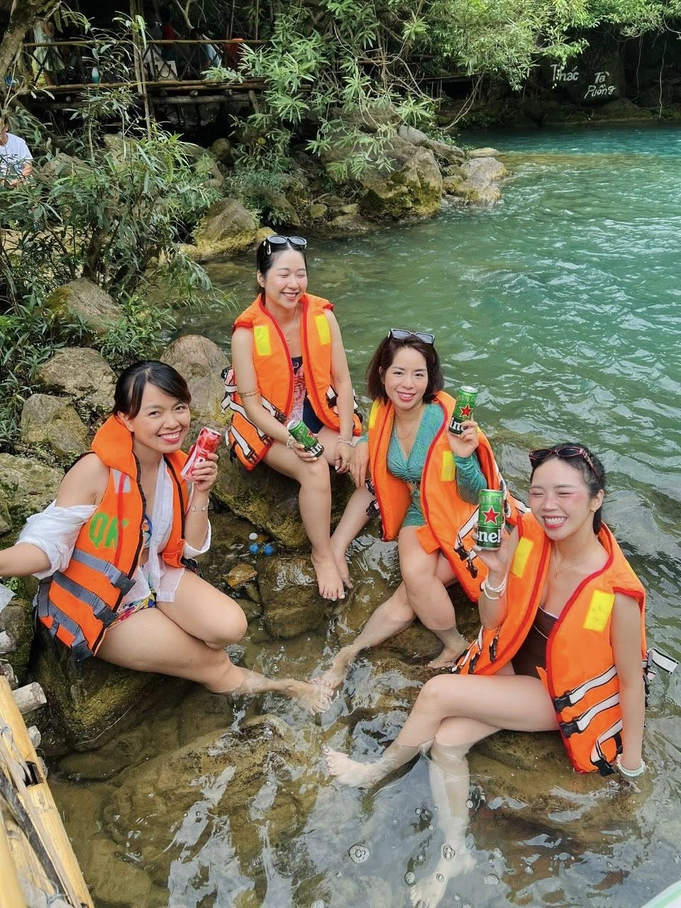 Đại gia đình Hà Nội ghé thác nước đẹp ở Quảng Trị, vui chơi thả ga hết 1,5 triệu - 9