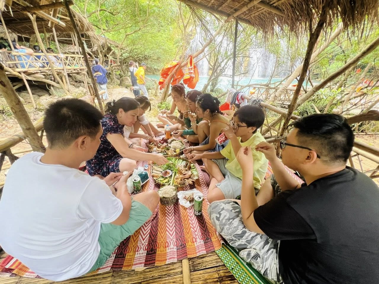 Đại gia đình Hà Nội ghé thác nước đẹp ở Quảng Trị, vui chơi thả ga hết 1,5 triệu - 15