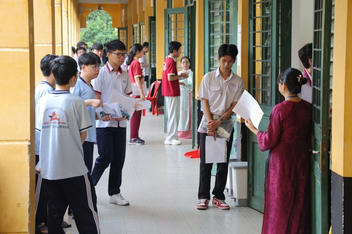 Trái với kỳ vọng, nhiều học sinh không cảm thấy nhẹ nhõm sau khi thi xong. Thay vào đó là cảm giác trống rỗng