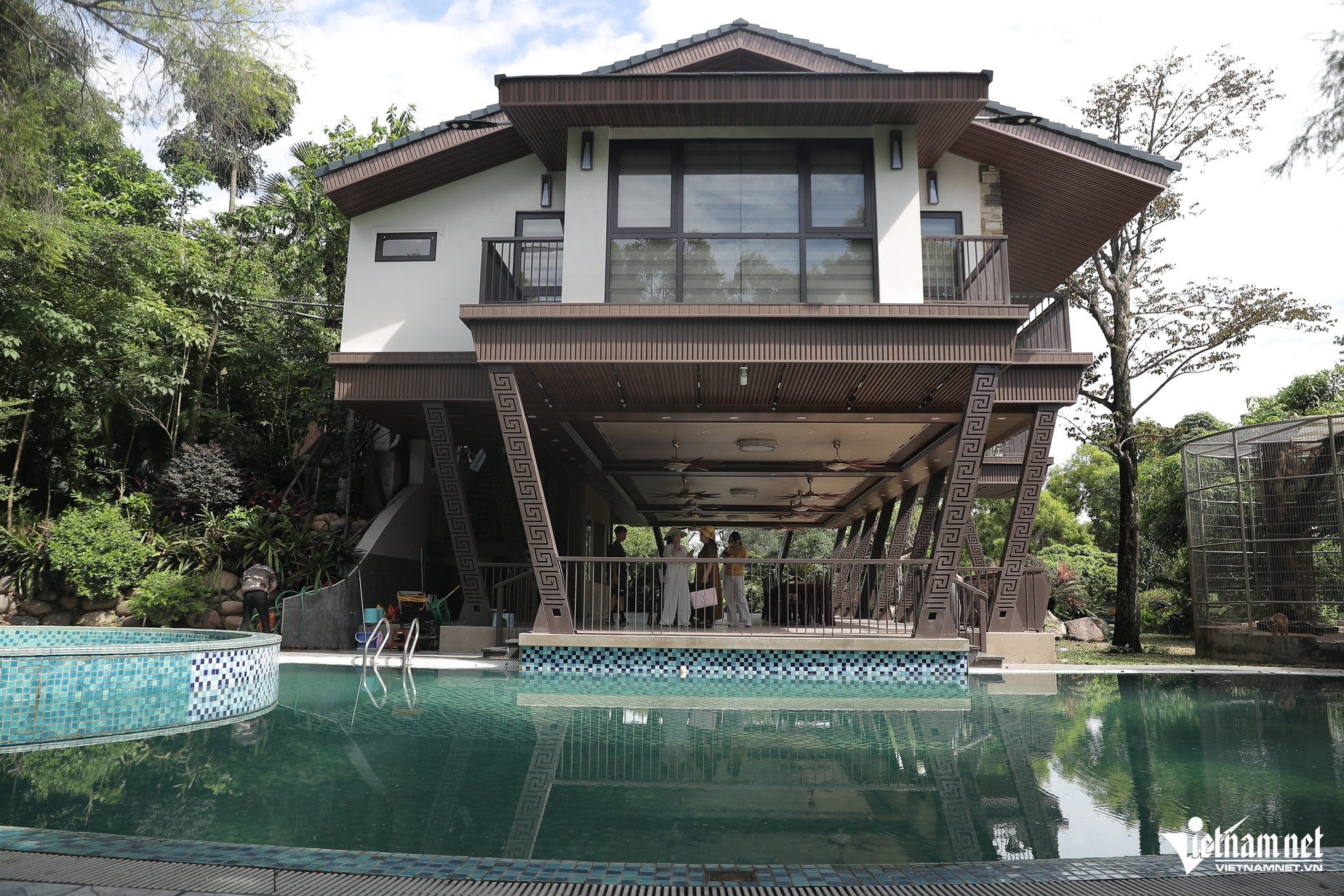 Cận cảnh nhà vườn 25.000m2 có tới 6 giúp việc chăm sóc của Tiến sĩ Khánh Ly - 3