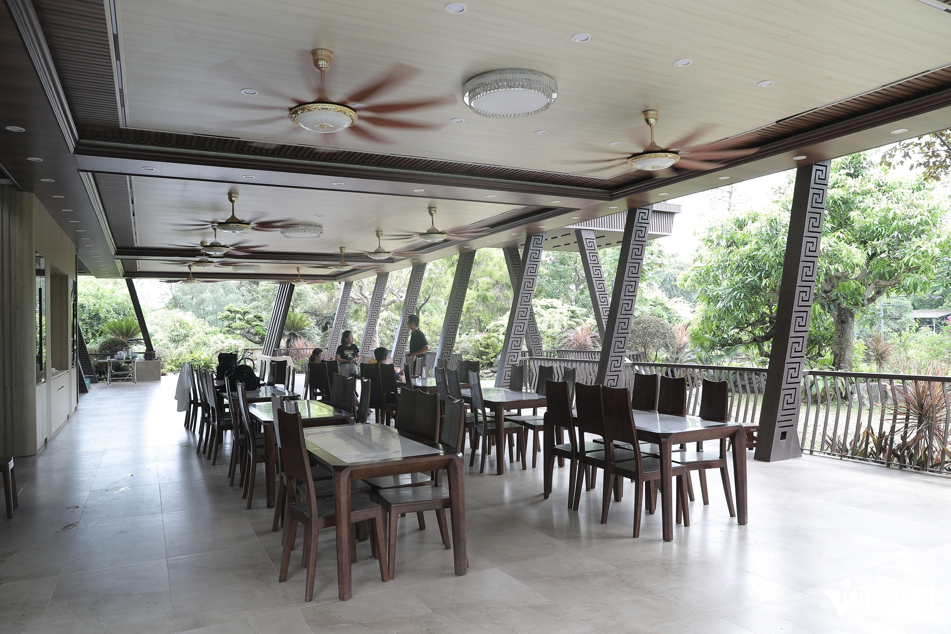 Cận cảnh nhà vườn 25.000m2 có tới 6 giúp việc chăm sóc của Tiến sĩ Khánh Ly - 7