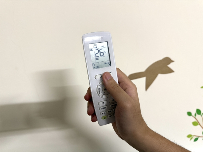 Bên cạnh việc lập quỹ dự phòng tiền điện, gia đình chị Thùy Trang ở Hà Nội luôn bật điều hòa ở mức 26 độ C theo khuyến nghị để tiết kiệm điện. Ảnh: Nhân vật cung cấp