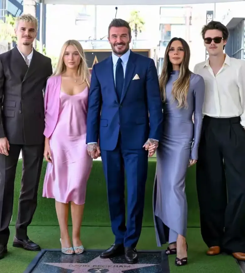 Harper Beckham lớp 8 khiến ai cũng tấm tắc càng lớn càng xinh, vóc dáng phổng phao - 6