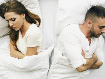 Chồng không còn muốn chạm vào tôi kể từ khi sinh con thứ hai