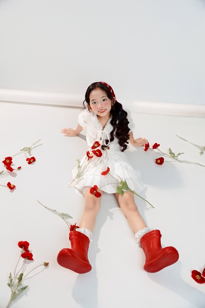 Anna nhà Khánh Thi - Phan Hiển tuổi lên 8 - 4
