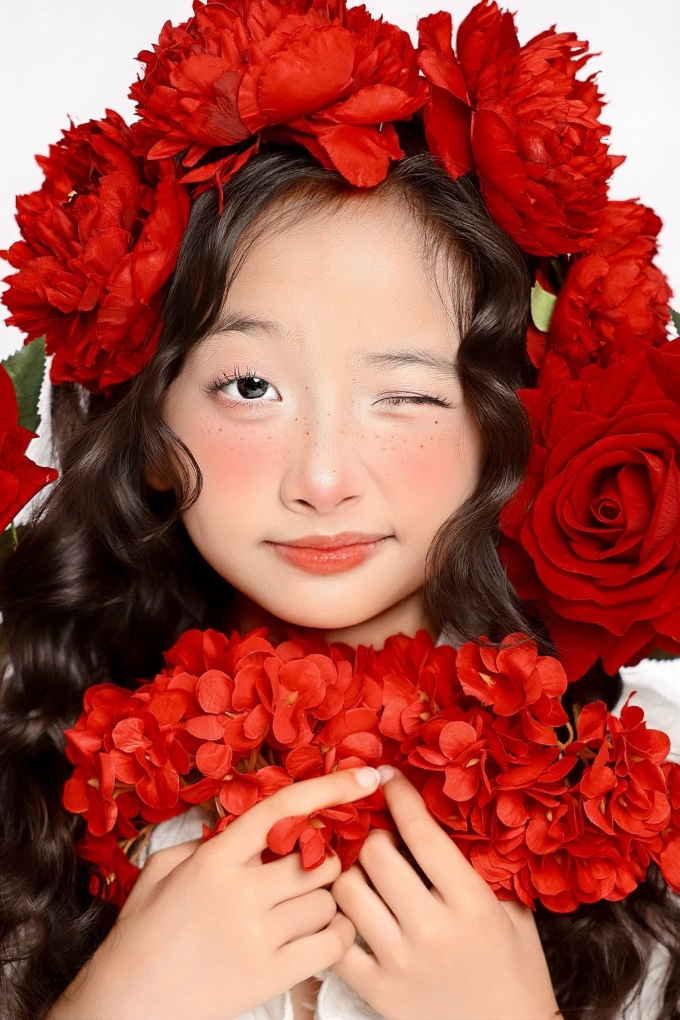 Anna nhà Khánh Thi - Phan Hiển tuổi lên 8 - 9