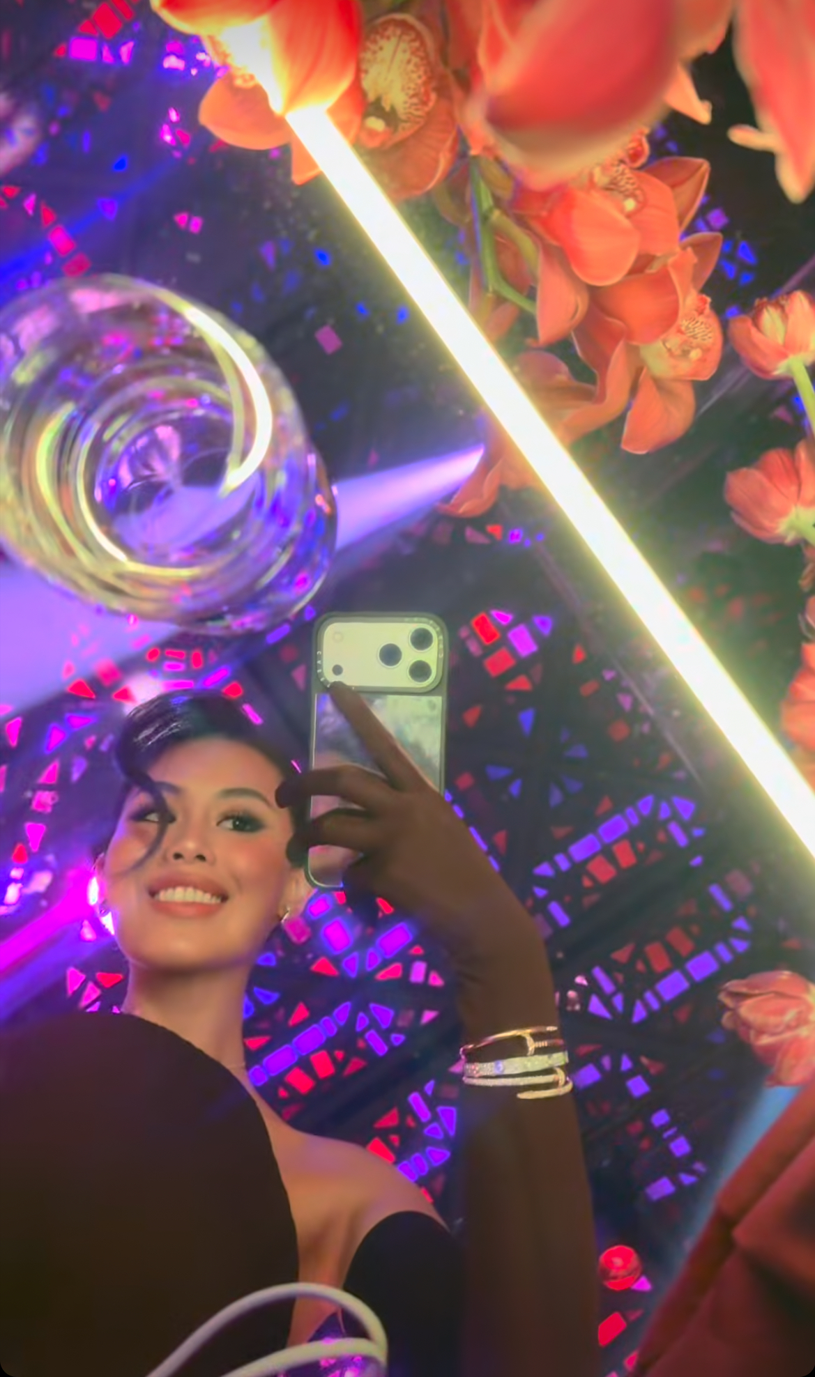 Theo Bazaar, những phiên bản pavé phủ kín kim cương như trên thường chỉ xuất hiện tại các boutique lớn của Cartier hoặc được giới thiệu tới nhóm khách hàng VIP. Ảnh: Instagram Tiên Nguyễn
