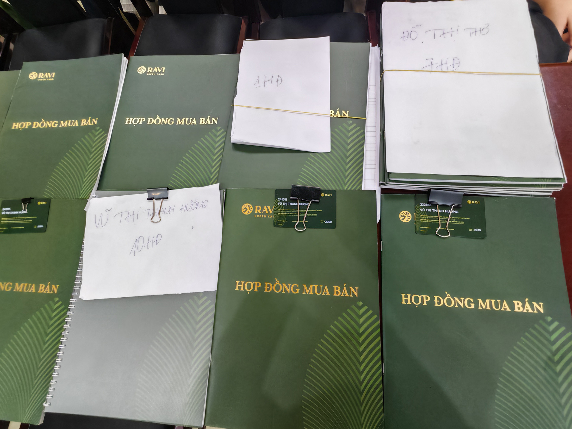 Những tập hợp đồng kỳ nghỉ. Ảnh: CACC