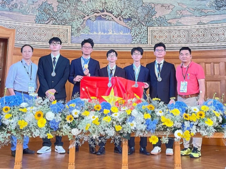 Cả 5 học sinh Việt giành huy chương Olympic Vật lý châu Âu