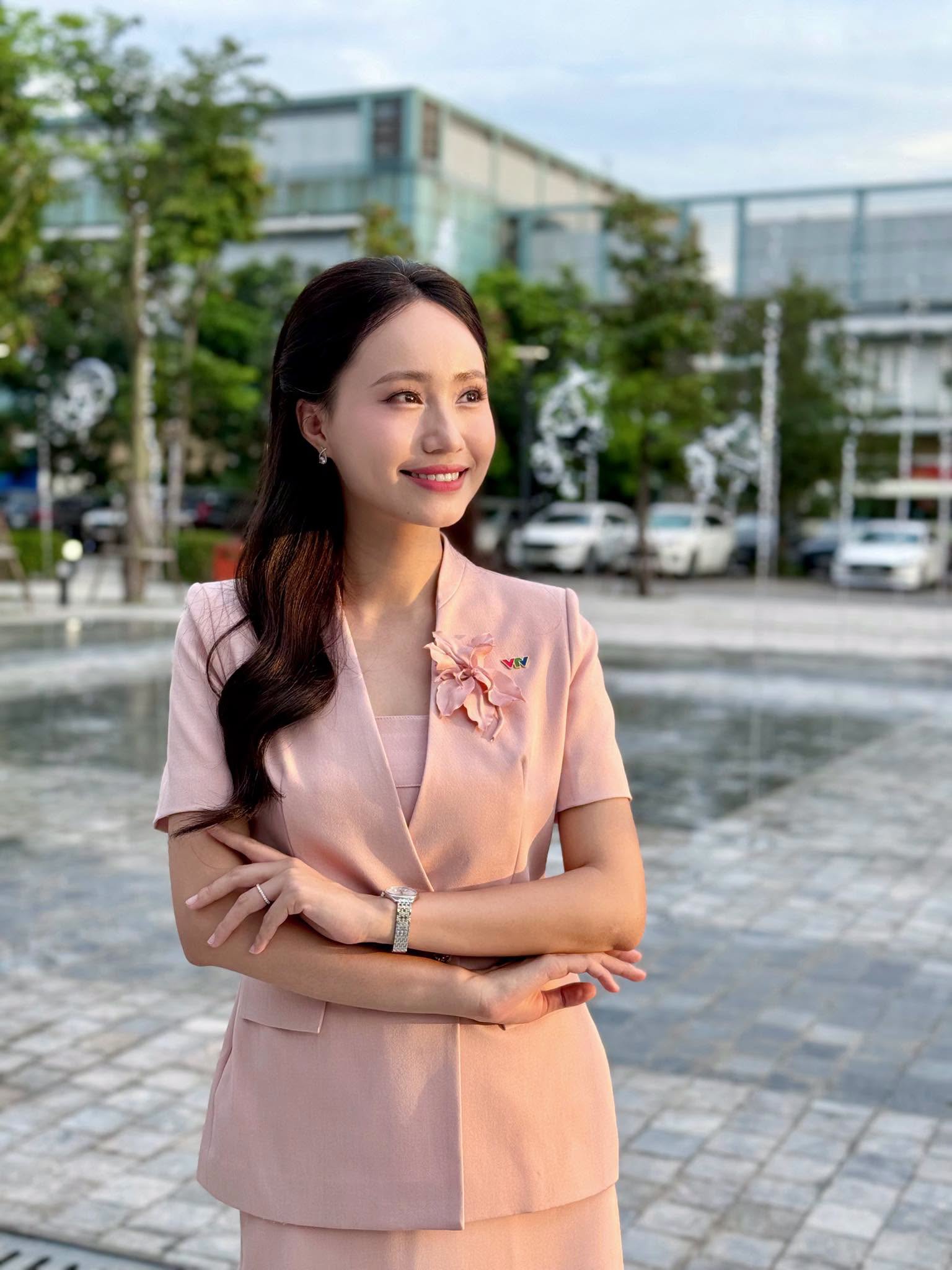 MC Xuân Anh - gương mặt dẫn quen thuộc của Bản tin Thời tiết VTV. Ảnh: FBNV