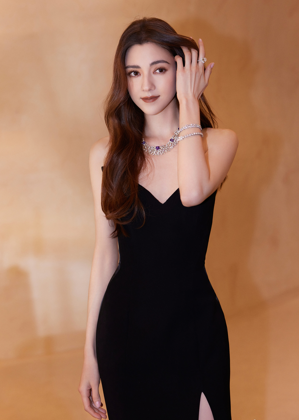 Người đẹp biến hóa phong cách trang điểm.