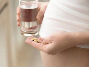 Bà bầu - Uống axit folic sau khi biết có thai liệu có quá muộn?