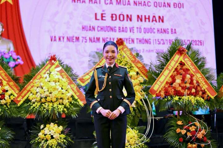 Từ nhỏ, tôi đã nuôi dưỡng niềm đam mê nghệ thuật và luôn nỗ lực vượt qua những giới hạn của bản thân để theo đuổi ước mơ. Quá trình học tập và công tác trong môi trường nghệ thuật Quân đội giúp tôi rèn luyện tính kỷ luật, sự tự tin và tinh thần trách nhiệm. Là chiến sĩ, nghệ sĩ, tôi đến với cuộc thi không chỉ để thử thách bản thân mà còn mong muốn lan tỏa hình ảnh người phụ nữ Việt Nam hiện đại: tự tin, bản lĩnh và giàu lòng nhân ái. Tôi hy vọng có cơ hội được học hỏi, trưởng thành hơn trên hành trình này, đồng thời sử dụng tiếng nói và sức ảnh hưởng của mình để góp phần thực hiện những hoạt động cộng đồng ý nghĩa, Cẩm Nhi cho biết.