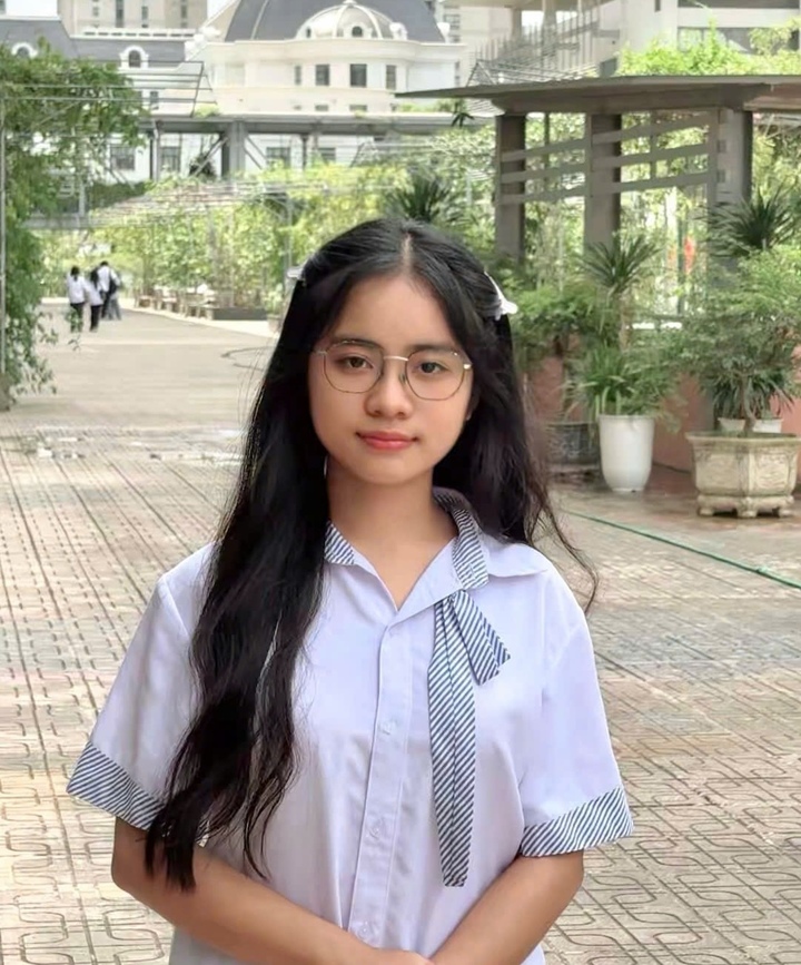 Em Nguyễn Hà Chi trở thành một trong số ít thí sinh chinh phục được mức điểm tuyệt đối của bài thi SAT. (Ảnh: NVCC)