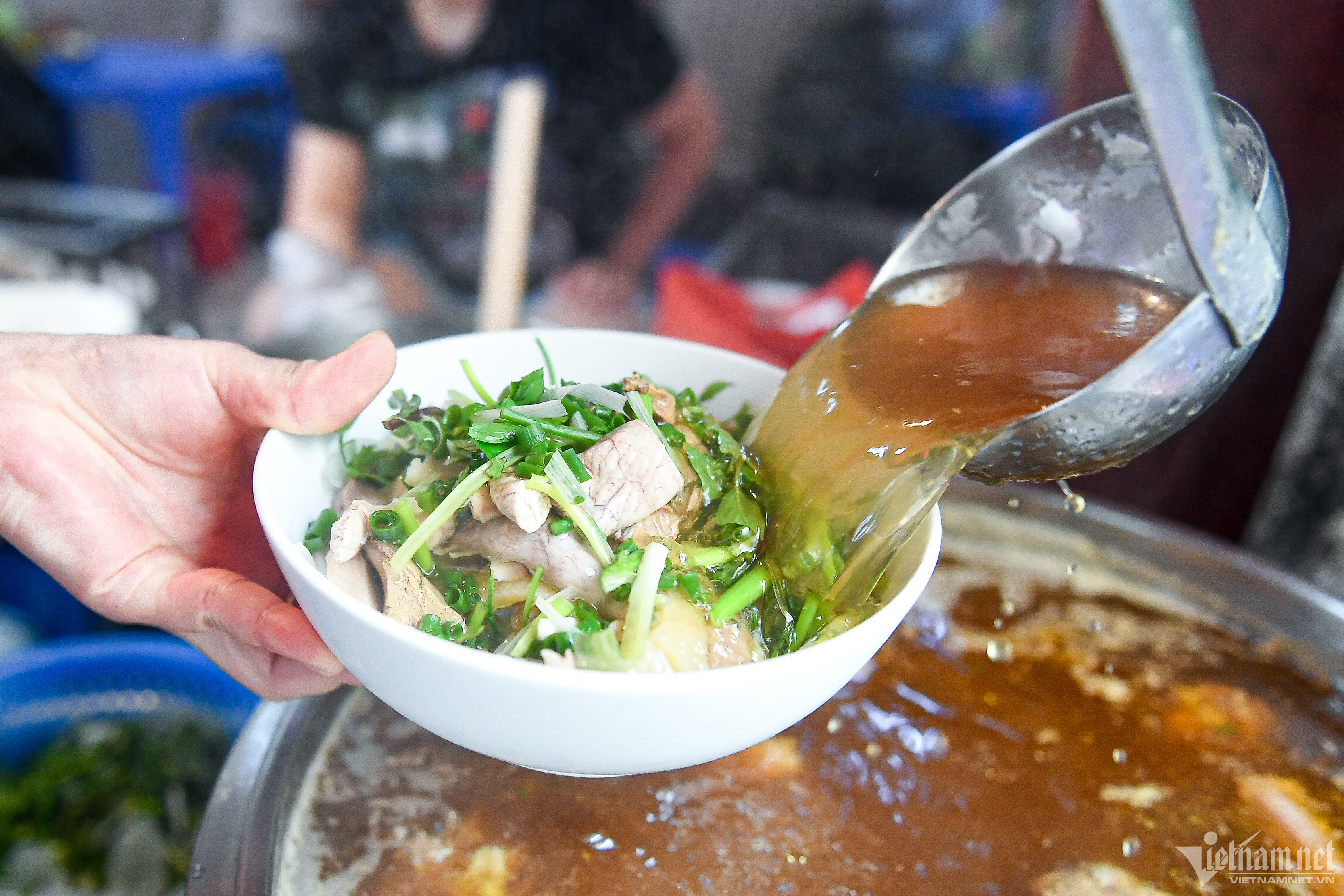5 quán phở gà Michelin ở Hà Nội, có nơi bị chê đắt vẫn đông kín khách - 4