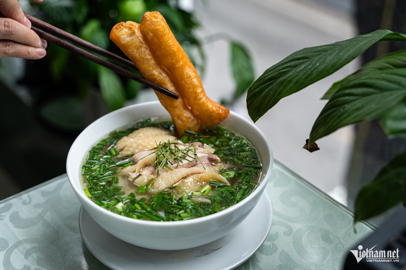 Bát phở gà giá 110.000 đồng tại quán. Ảnh: Huy Nguyễn
