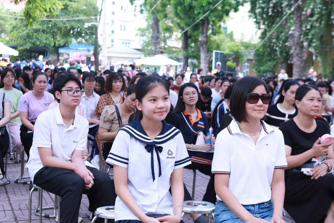 Việc chọn tổ hợp phù hợp khiến không ít học sinh và phụ huynh trăn trở sau kỳ thi lớp 10​​​​​