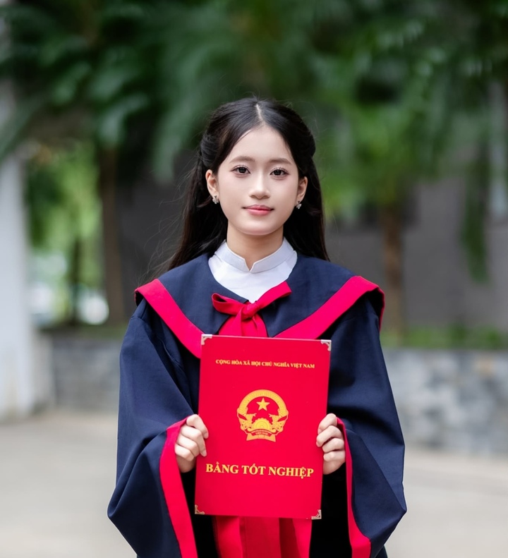 Điểm trung bình các năm học của Đỗ Nguyễn Bảo Hà đều từ 9,5 trở lên. (Ảnh:NVCC)