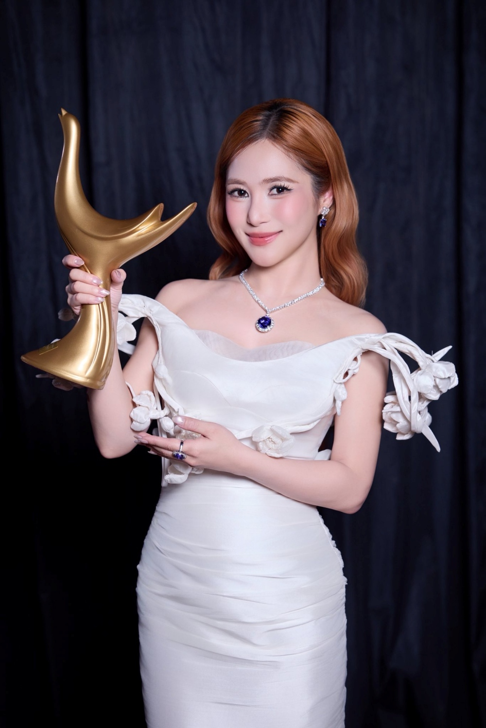 Hương Tràm nhận giải amp;#34;Album của nămamp;#34; tại Cống hiến 2016: amp;#34;Tôi không cho rằng chiến thắng này chỉ đến từ may mắnamp;#34; - 1