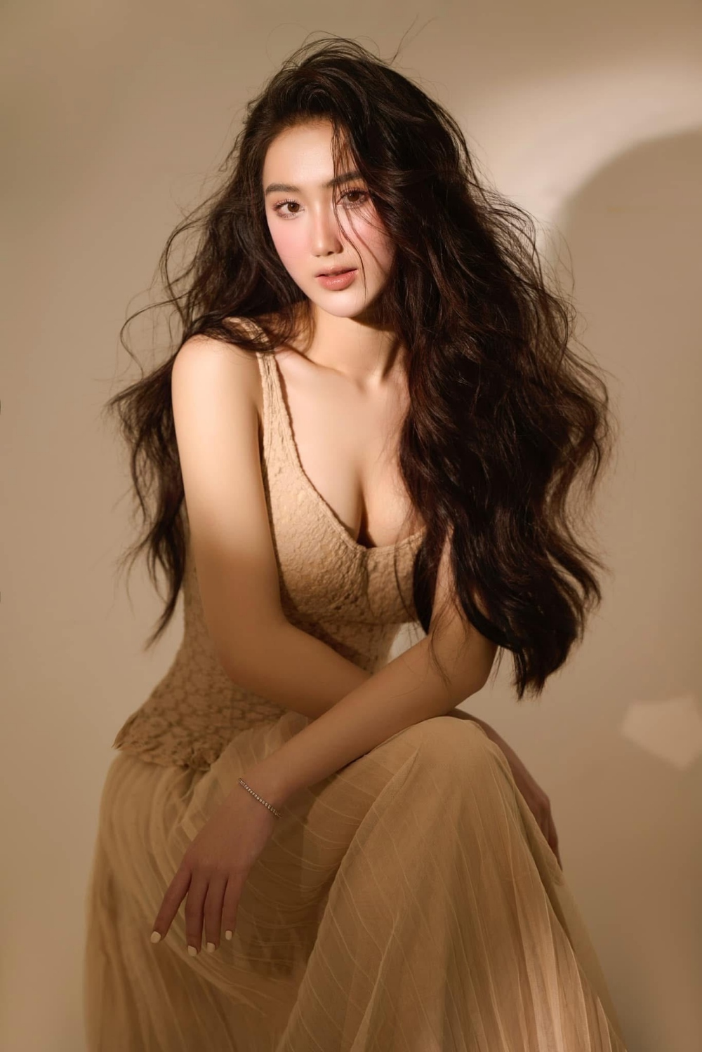 Lê Trần Thanh Tâm sinh năm 2005, cao 1m68, được nhiều khán giả ưu ái gọi bằng biệt danh nữ thần mặt mộc.
