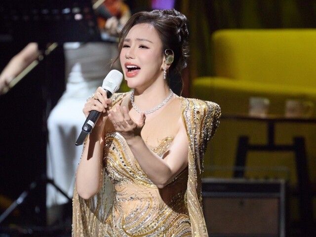 Hồ Quỳnh Hương khẳng định đẳng cấp hát live, có phần kết hợp thú vị cùng Bùi Công Nam, Vũ Thanh Vân