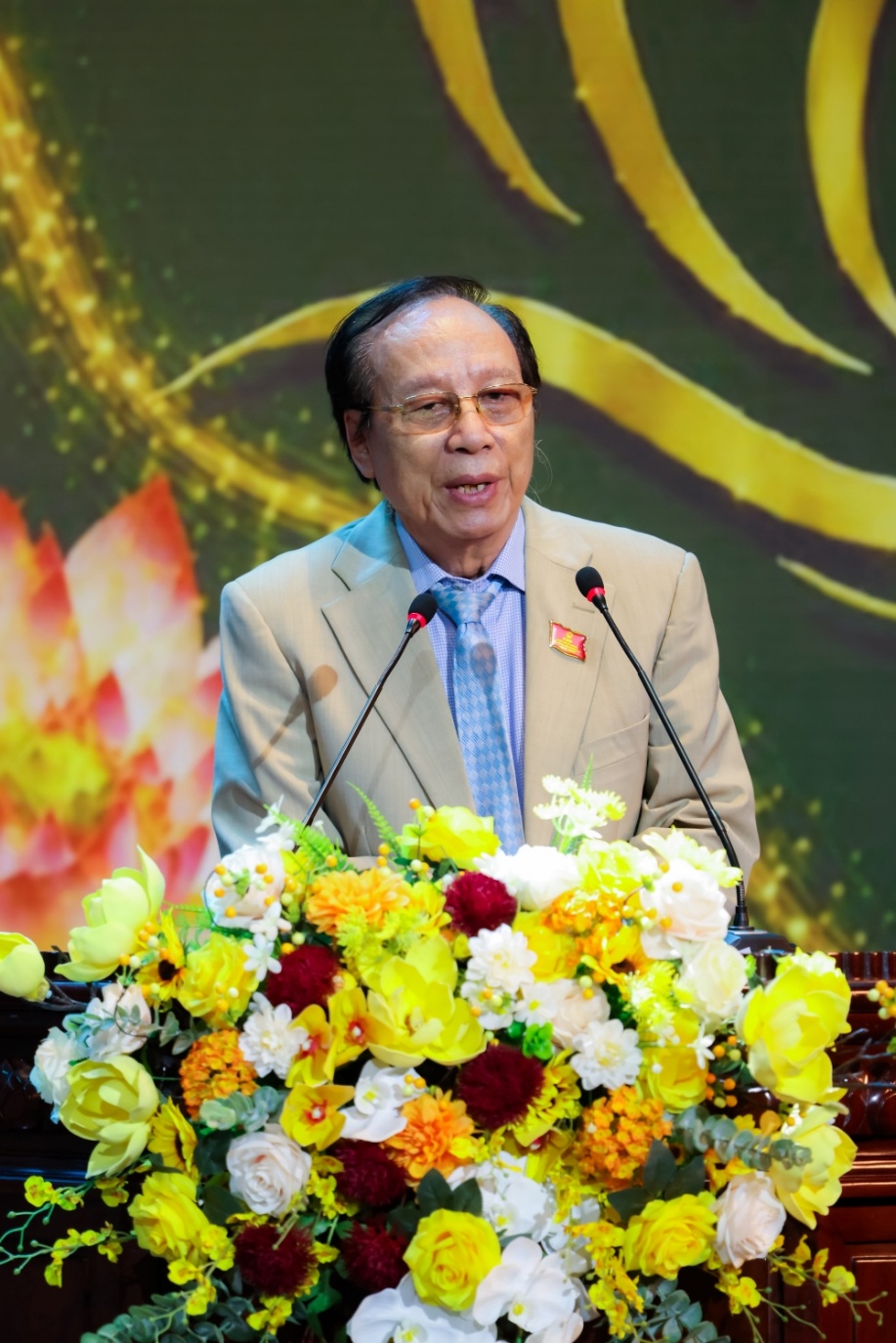 NSND Lê Tiến Thọ - Nguyên Thứ trưởng Bộ VH,TTamp;DL,Trưởng ban giám khảo của cuộc thi.