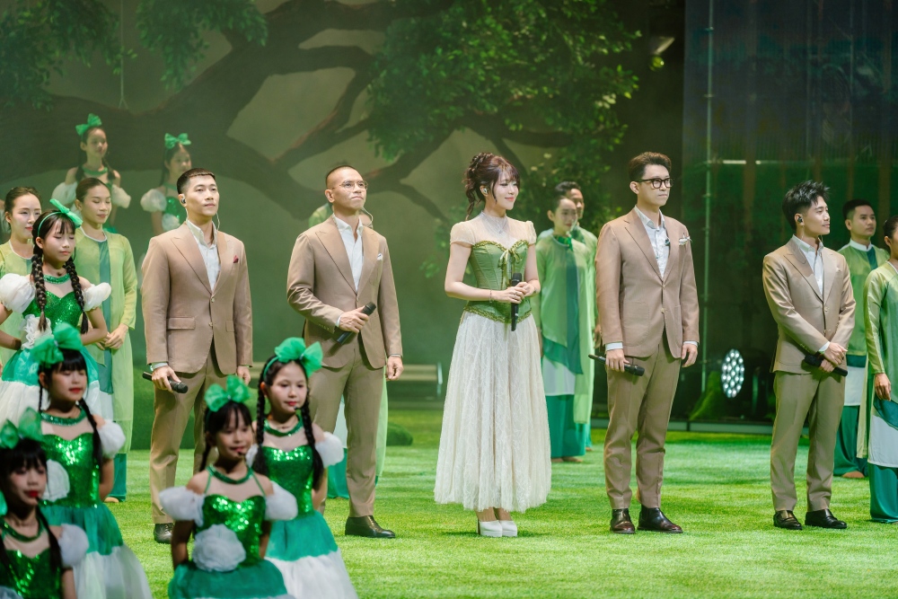 Pia Linh xúc động khi hát cùng Oplus tiết mục giàu cảm xúc - 3