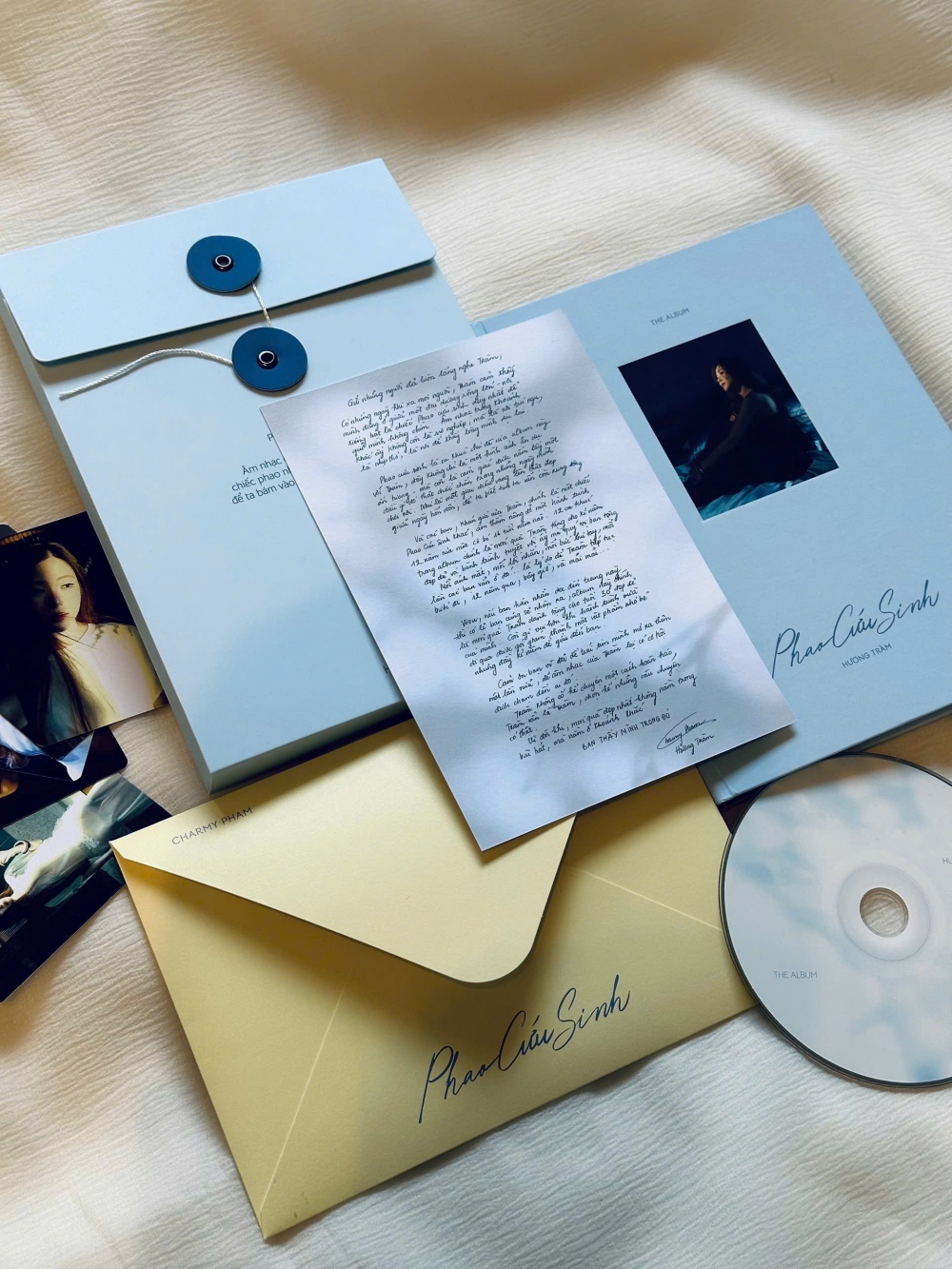 Album Phao cứu sinh của Hương Tràm.