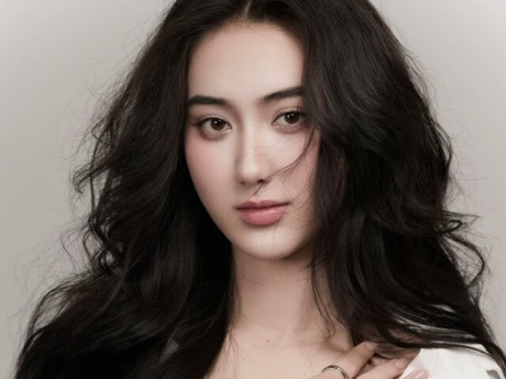 Cô thủ khoa nhan sắc như minh tinh háo hức chờ phim lên sóng VTV3