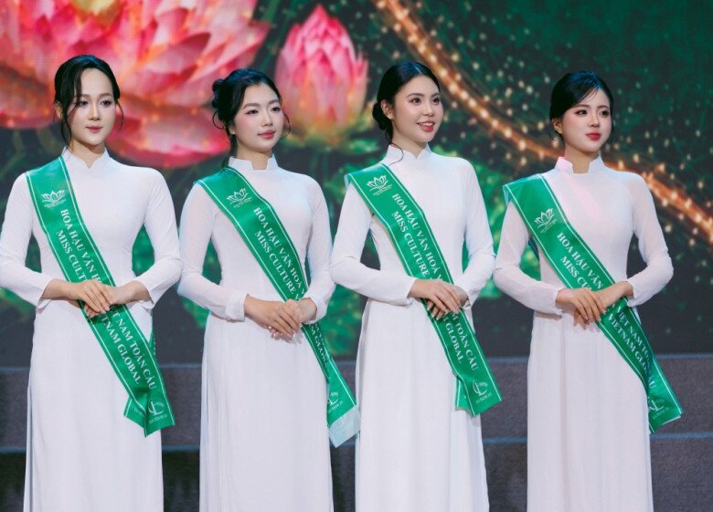 Dàn thí sinh tham gia cuộc thi Hoa hậu Văn hóa Việt Nam Toàn cầu 2026.
