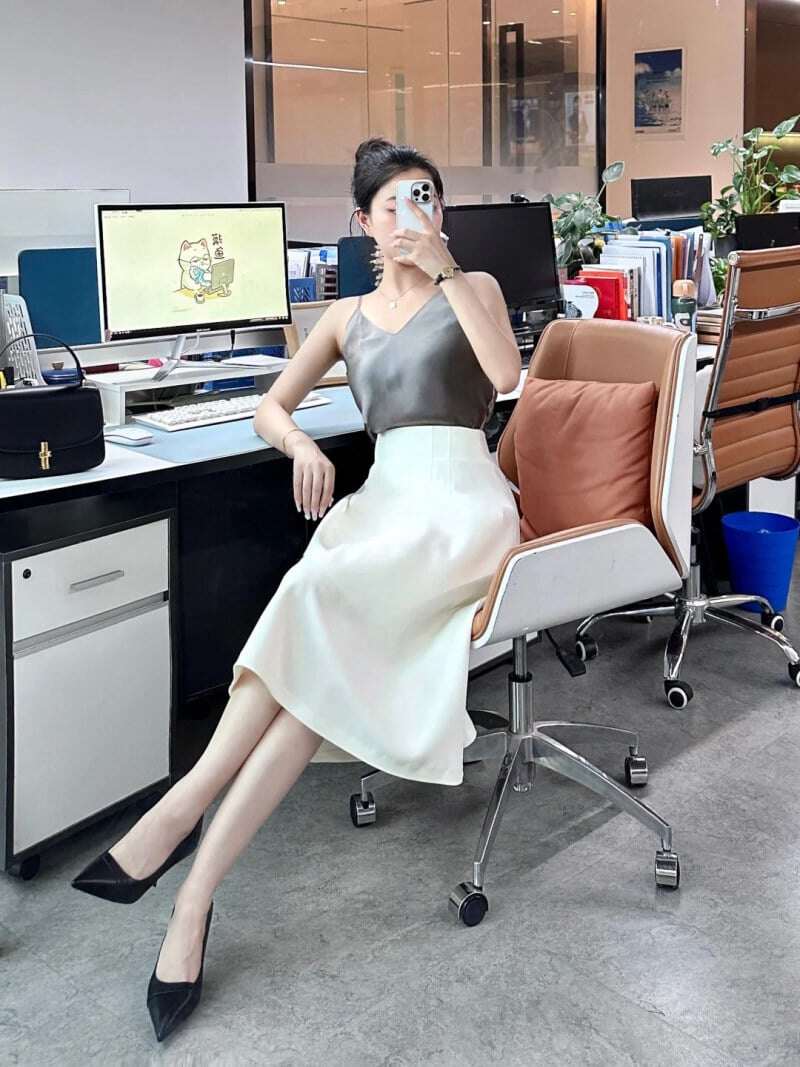 6 mẫu áo mát mẻ không thể thiếu trong mùa Hè, diện vào ngày nắng nóng đỉnh điểm lại càng hợp - 11