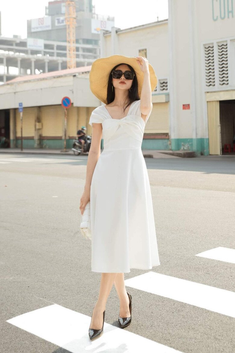 Nghỉ lễ đi du lịch không cần mang cả tủ đồ, chỉ cần 3 outfit này lên hình amp;#34;sống ảoamp;#34; cực đẹp, đi đâu cũng được - 7