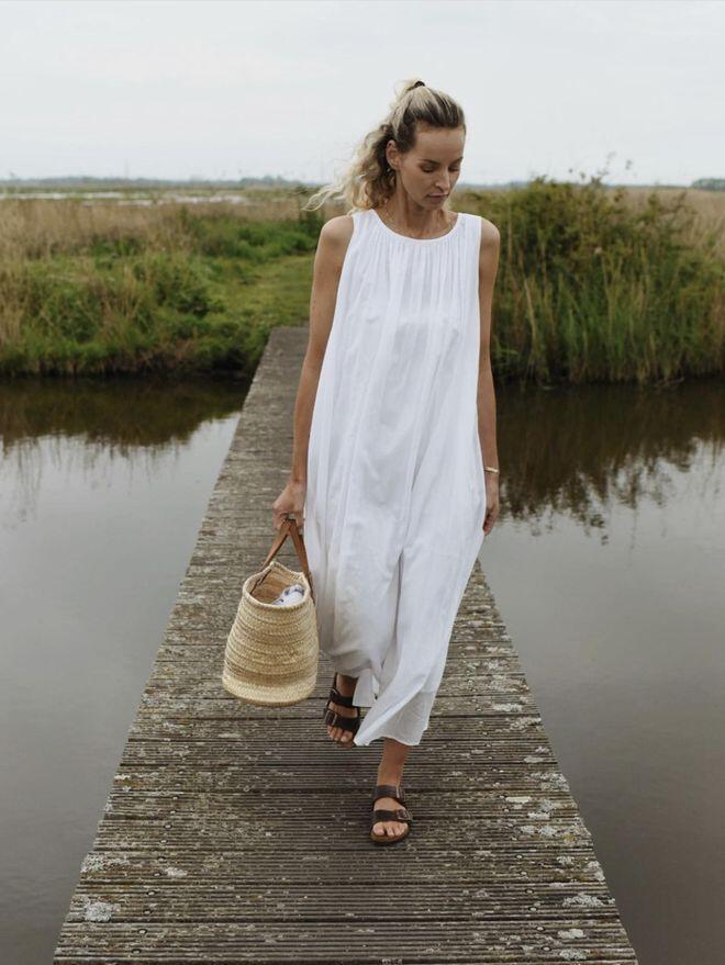 Nghỉ lễ đi du lịch không cần mang cả tủ đồ, chỉ cần 3 outfit này lên hình amp;#34;sống ảoamp;#34; cực đẹp, đi đâu cũng được - 4