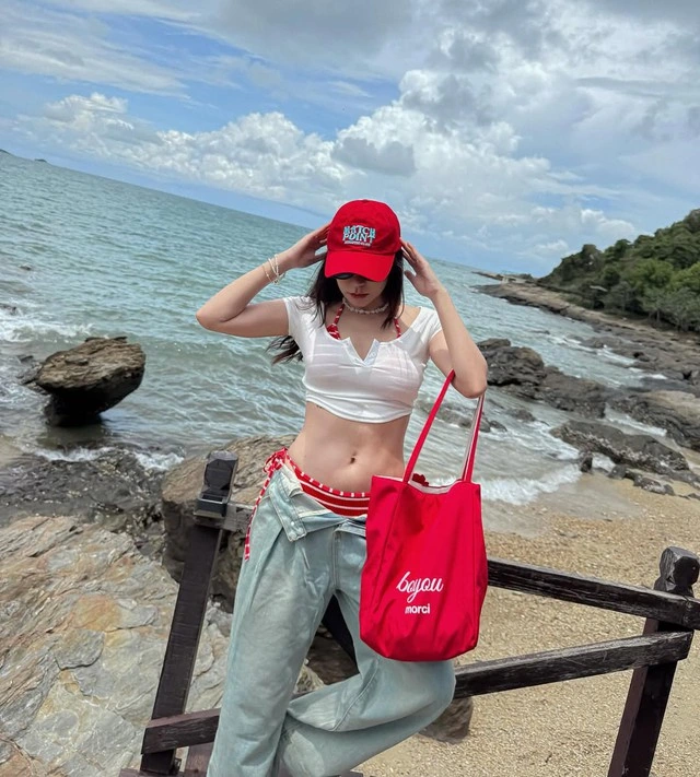 Đi biển dịp nghỉ lễ, chị em đừng quên 6 phụ kiện này nếu muốn ảnh nào cũng đẹp như bìa tạp chí - 4