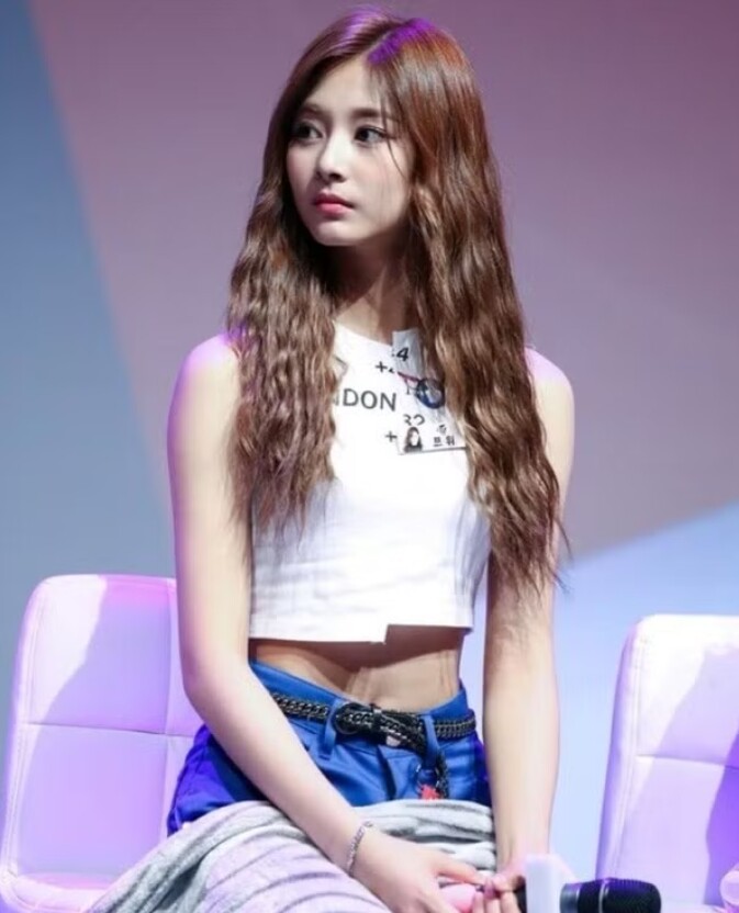 Mỹ nhân dính tin đồn hẹn hò amp;#34;chồng quốc dânamp;#34;: Từng 11 lần lọt Top 100 đẹp nhất thế giới, body uốn lượn như sóng - 14