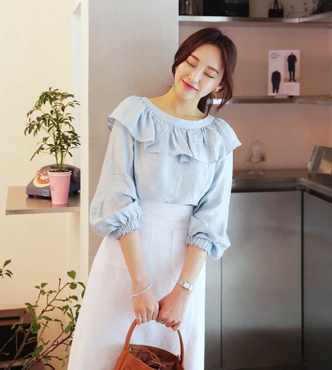 4 mẫu áo che bắp tay mỡ đáng sắm nhất mùa Hè, chống nắng tốt, diện kiểu gì cũng xinh - 1