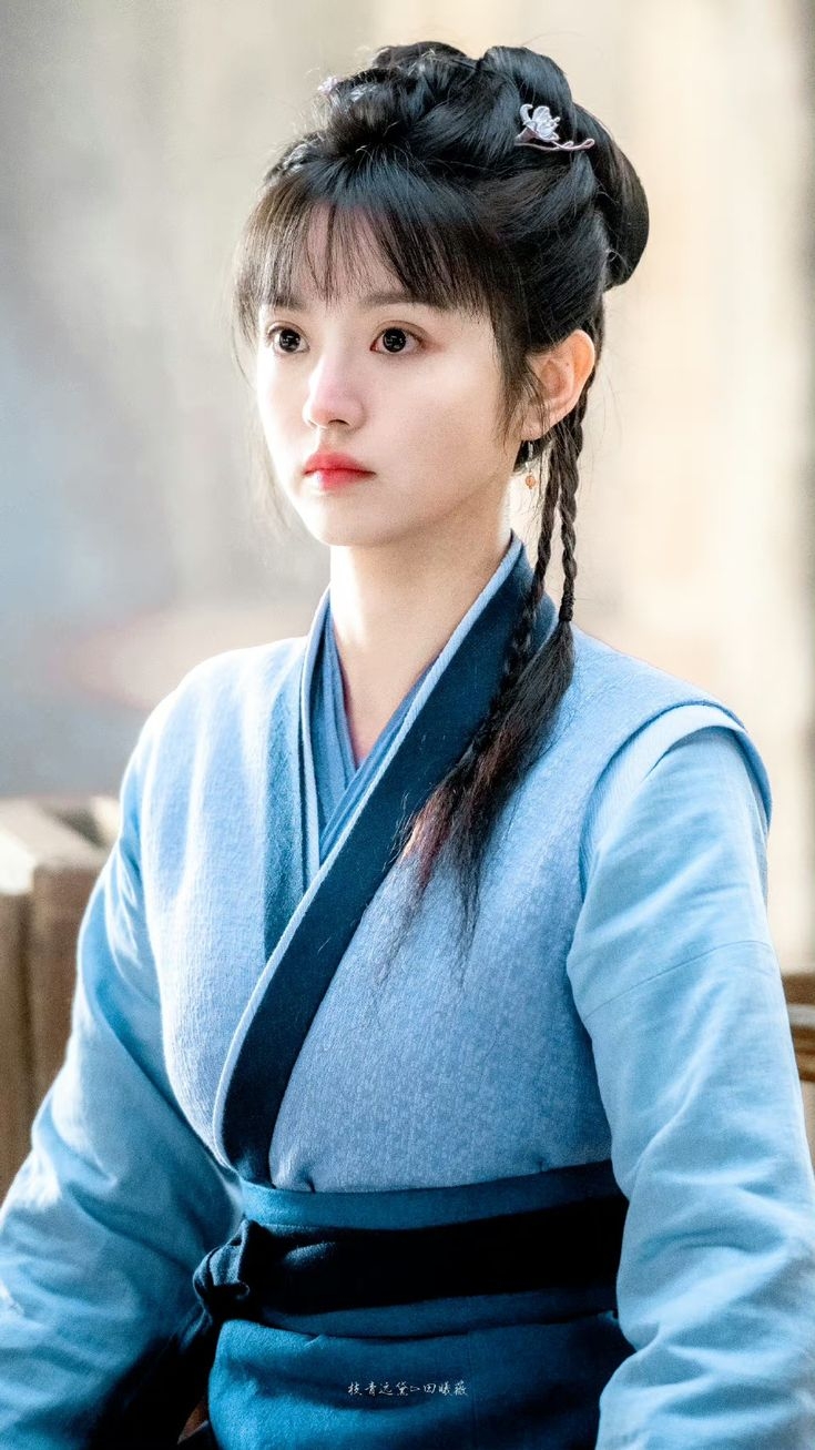 Điền Hi Vi được mệnh danh búp bê cổ trang bởi gương mặt nhỏ nhắn như búp bê.